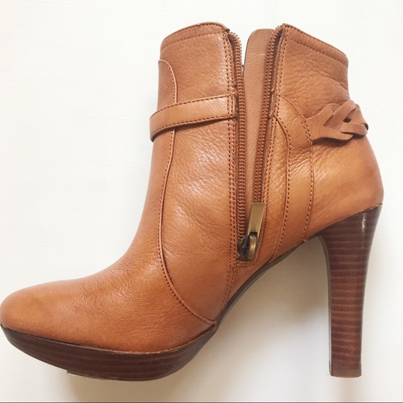 | B a n a n a  R e p u b l i c |  Sophie Booties - Picture 4 of 8